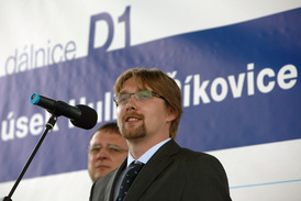 Podle ministra Dobeše je smlouva s Kapsch nevypověditelná, přestože je pro stát nevýhodná.