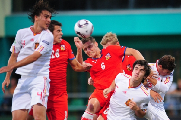 Čeští fotbalisté ve finále nestačili na Španělsko. Čeští fotbalisté ve finále nestačili na Španělsko.