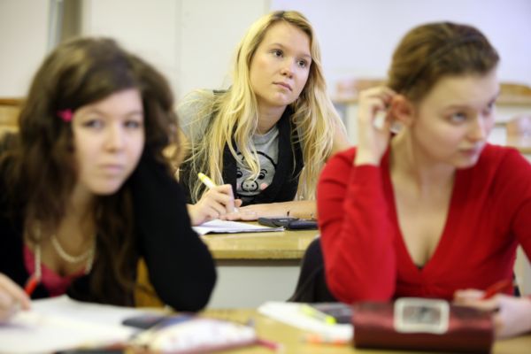 Velké množství dospívajících se zbytečně vystavuje riziku vzniku rakoviny.