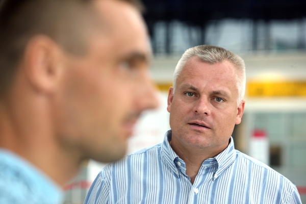 Robert Změlík (vpravo) se zastal Romana Šebrleho (vlevo) v jeho sporu s Tomášem Dvořákem. Robert Změlík (vpravo) se zastal Romana Šebrleho (vlevo) v jeho sporu s Tomášem Dvořákem.