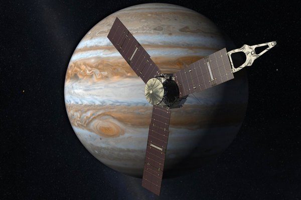 Sonda Juno bude zkoumat strukturu Jupiteru i jeho silné magnetické pole. Sonda Juno bude zkoumat strukturu Jupiteru i jeho silné magnetické pole.