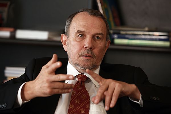 Vicekancléř Petr Hájek.