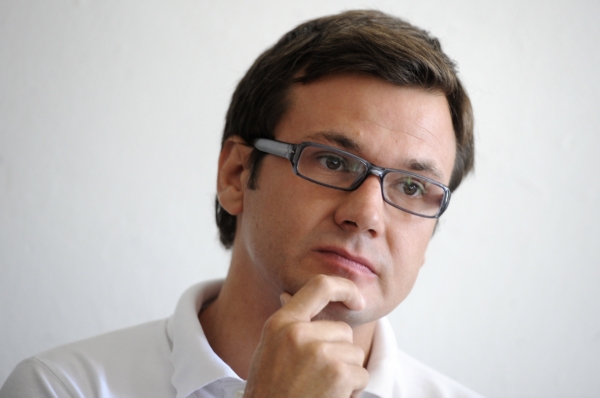 Podle mimoparlamentní Strany zelených se vláda pokouší omezit právo na informace a dál tajit odměny úředníků.