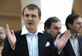 Vydání Víta Bárty policii je stále nejisté.