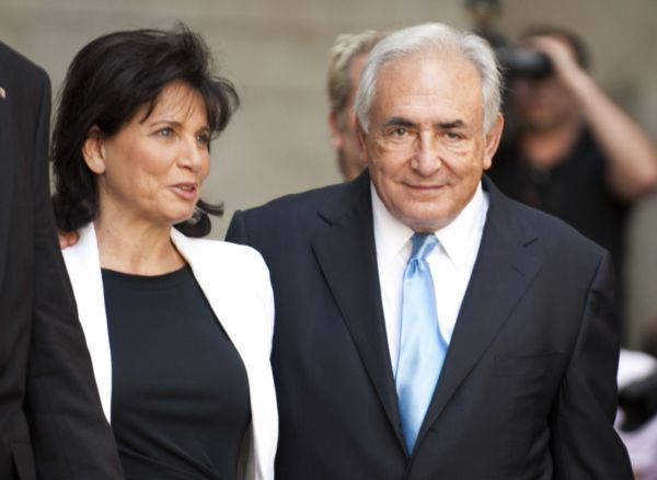 Dominique Strauss-Kahn a jeho žena Anne Sinclairová. Dominique Strauss-Kahn a jeho žena Anne Sinclairová.