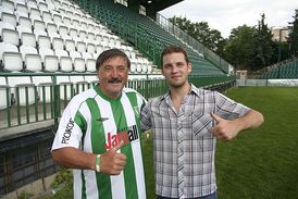 V klipu hraje i Antonín Panenka.