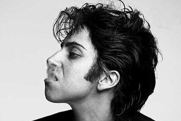 Zpěvačka Lady Gaga jako muž.
