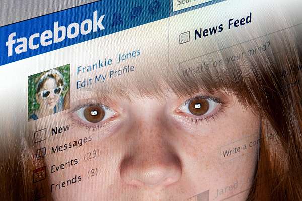 Hackeři chtějí na Facebook zaútočit 5. listopadu.