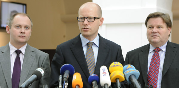 O zapojení do projektu spolujízdy uvažují Michal Hašek a Zdeněk Škromach, Bohuslav Sobotka se zatím nevyjádřil.