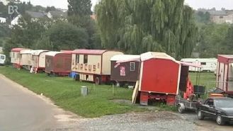 Cirkus Brumbach okupuje obecní louku.