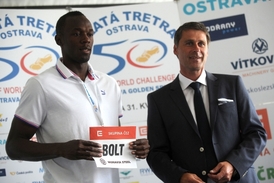 Jan Železný jako ředitel Zlaté tretry představoval na tiskové konferenci sprintera Usaina Bolta.