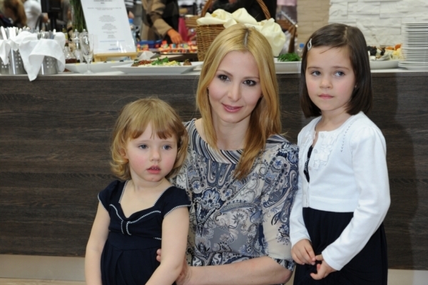 Ivana Gottová s dcerami Charlottou a Nelly.