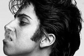 Lady Gaga jako muž.