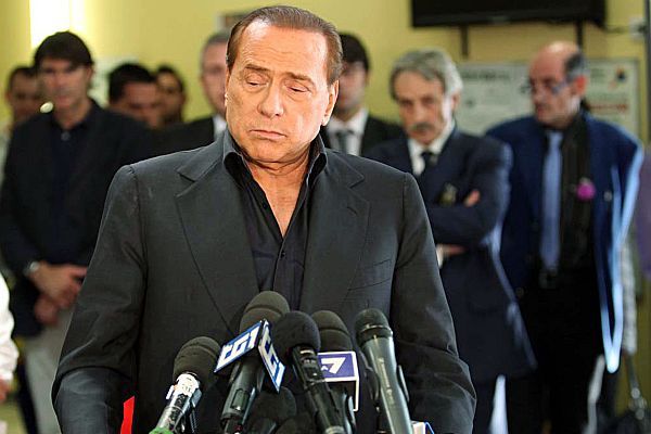Berlusconi doufá, že uklidní znepokojené trhy. Berlusconi doufá, že uklidní znepokojené trhy.