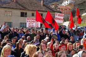 Ohridská smlouva uznává jazyková a kulturní práva albánské menšiny.