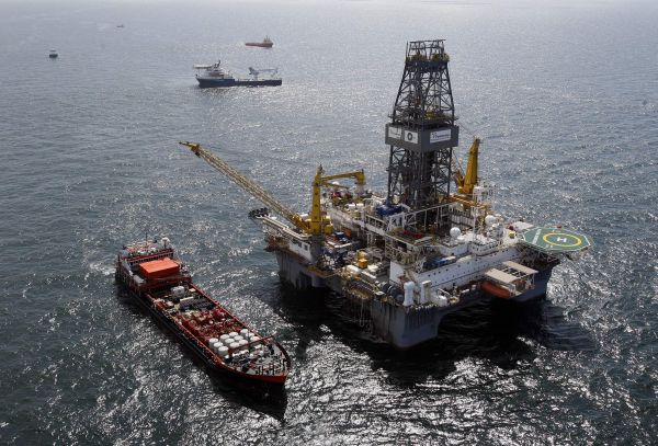 Royal Dutch Shell bojuje s únikem ropy z potrubí u jedné ze svých těžebních plošin v Severním moři (ilustrační foto).