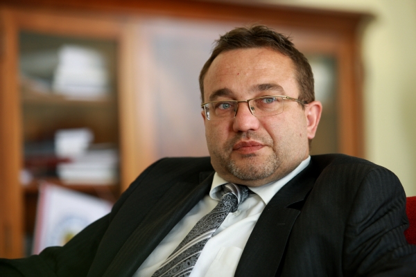 Ministr školství Josef Dobeš. Ministr školství Josef Dobeš.