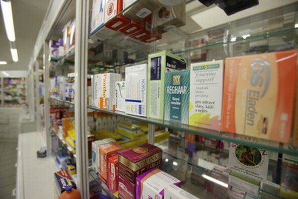 Budou psát lékaři konkrétní medikament, nebo jen účinnou látku? Ministerstvo zdravotnictví váhá.