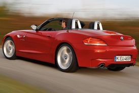 Zadní pohled. Ani tady auto originalitu nepostrádá.