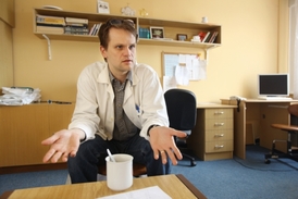 Jedno z nejradikálnějších křídel protestu Děkujeme, odcházíme se zformovalo v Karlových Varech pod vedením Petra Igaze.