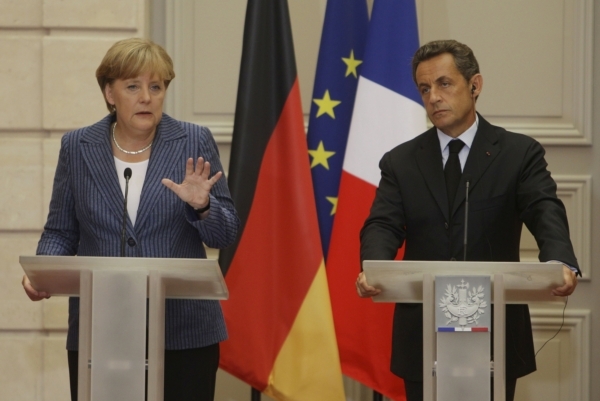 Nicolas Sarkozy a Angela Merkelová jednali o možné podobě budoucí eurozóny. Nicolas Sarkozy a Angela Merkelová jednali o možné podobě budoucí eurozóny.