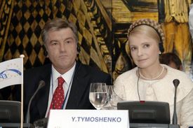 Za oranžové revoluce spojenci, po dočasném vítězství se však rozkmotřili.