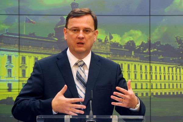Premiér Nečas: Na euro není čas. Není, stejně nesplňujeme maastrichtská kritéria. Premiér Nečas: Na euro není čas. Není, stejně nesplňujeme maastrichtská kritéria.