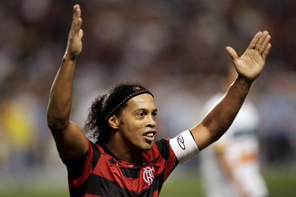 Ronaldinho bude hrát opět za brazilskou reprezentaci. Ronaldinho bude hrát opět za brazilskou reprezentaci.