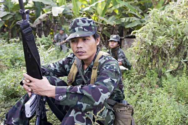 Karenští rebelové v džungli. Karenští rebelové v džungli.