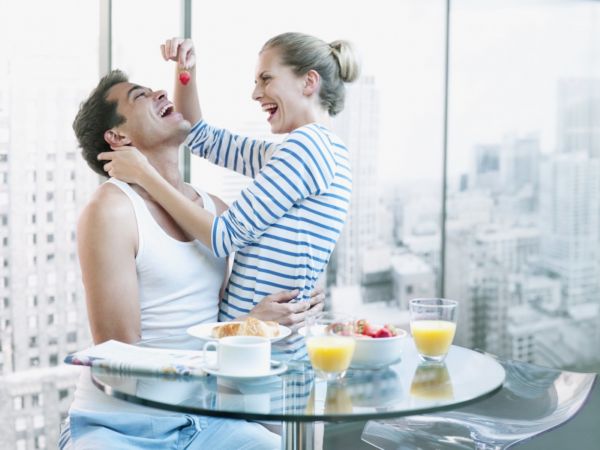 Milující partner se prý stará i o zdraví svého protějšku, tvrdí studie. Milující partner se prý stará i o zdraví svého protějšku, tvrdí studie.