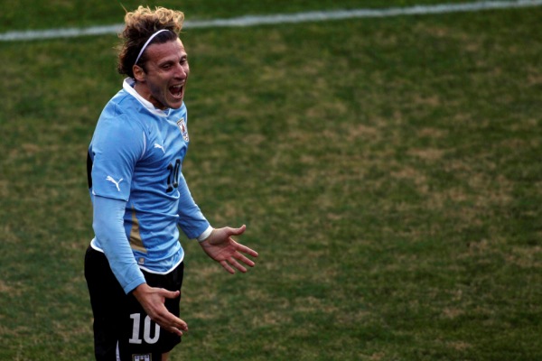 Diego Forlán v dresu uruguajské reprezentace.