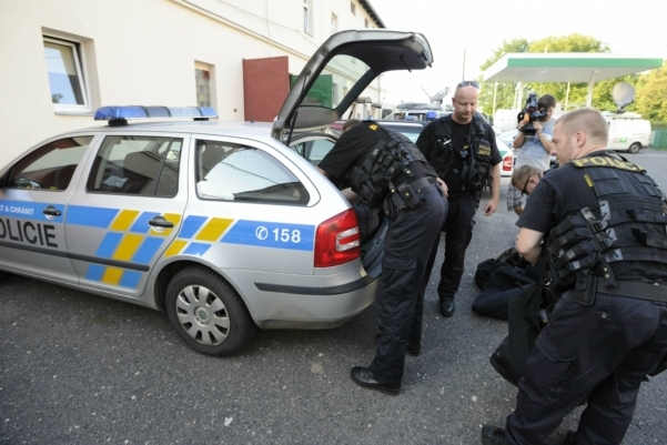 Policie zadržela pětadvacetiletého Kamila Cepera, kterého hledala kvůli nedělní hromadné bitce v Rumburku.