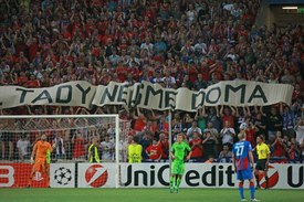Utkání se s největší pravděpodobností odehrají opět v pražském Edenu.