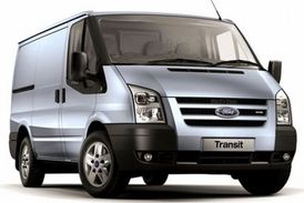 O zakázku České pošty se rozpoutal boj. Zatím to vypadá, že doručovatele bude vozit Ford Transit.