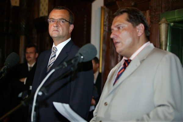 Miroslav Kalousek s Jiřím Paroubkem. Miroslav Kalousek s Jiřím Paroubkem.