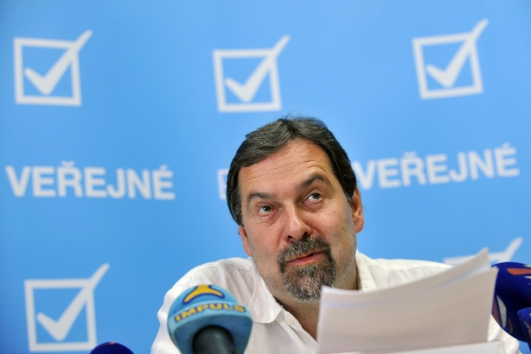 Předseda Věcí veřejných Radek John. Předseda Věcí veřejných Radek John.