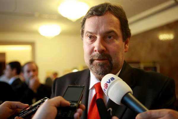 Radek John. Radek John.