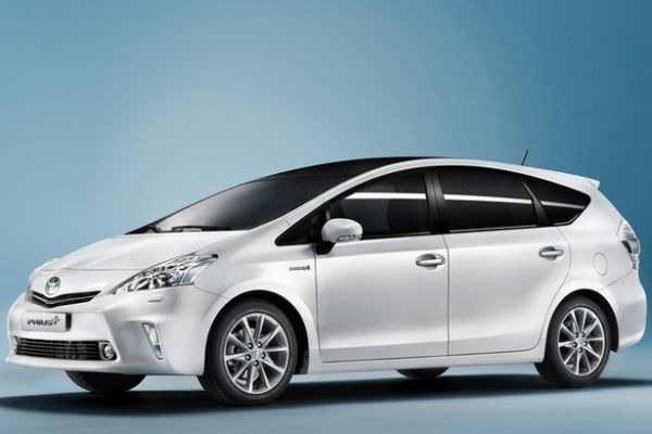 Aby naložil sedm cestujících, musel Prius Plus zvětšit rozměry.