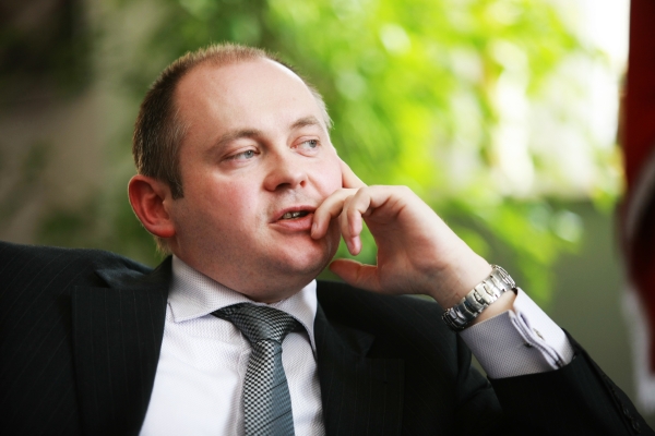Hejtman jihomoravského kraje Michal Hašek unikl z policejních sítí. Hejtman jihomoravského kraje Michal Hašek unikl z policejních sítí.