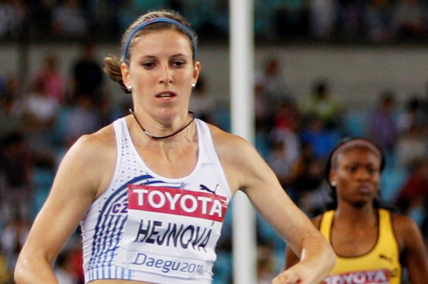 Zuzana Hejnová v semifinále běhu na 400m přek. Zuzana Hejnová v semifinále běhu na 400m přek.