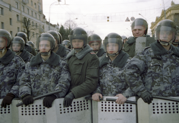 Běloruský prezident přišel s myšlenkou, že by opoziční demonstrace například v Kazachstánu mohli rozhánět těžkooděnci z Běloruska a naopak. Mlácení spoluobčanů totiž podlamuje morálku (ilustrační foto).