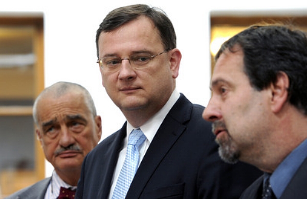 Vysvědčení pro české politiky nedopadlo nejlépe (ilustrační foto). Vysvědčení pro české politiky nedopadlo nejlépe (ilustrační foto).