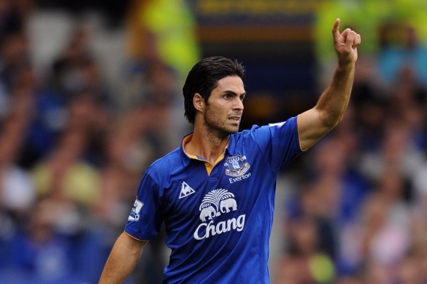 Mikel Arteta se bude nově hlásit na tréninku Arsenalu. Mikel Arteta se bude nově hlásit na tréninku Arsenalu.