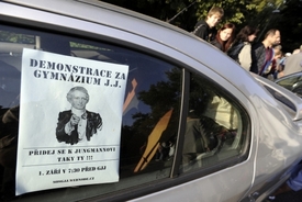 Na demonstraci byli pozváni všichni nespokojenci.