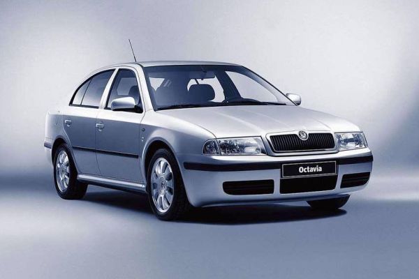 Škoda Octavia první generace.