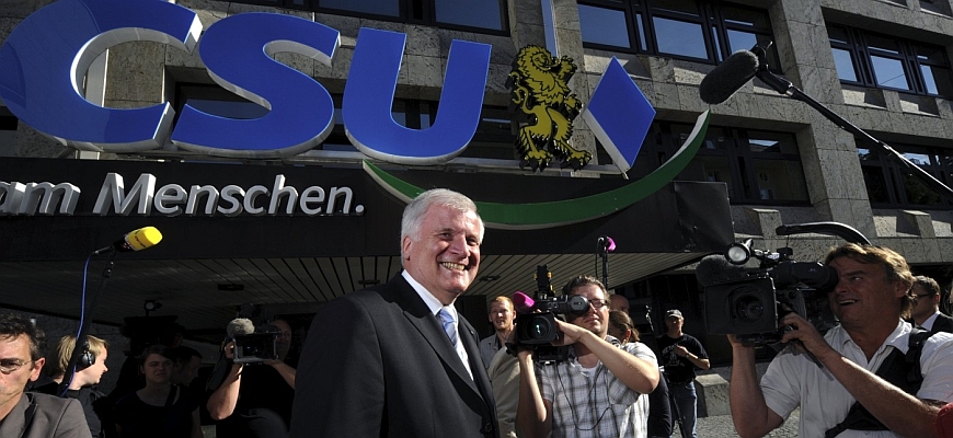 Šéf vládní strany CSU Horst Seehofer. Šéf vládní strany CSU Horst Seehofer.