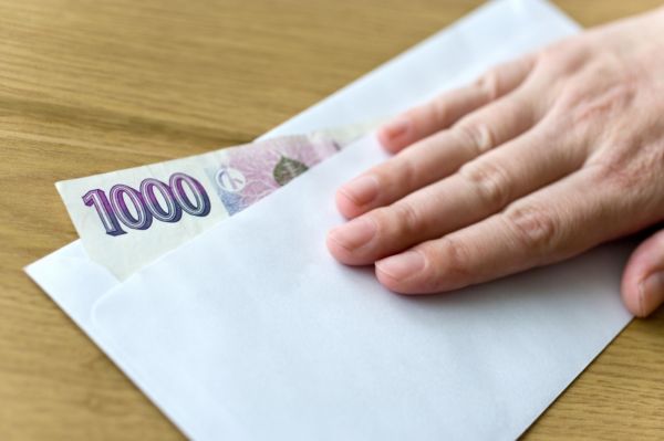 Mnohé státní zakázky probíhaly nestandardně a neprůhledně (ilustrační foto). Mnohé státní zakázky probíhaly nestandardně a neprůhledně (ilustrační foto).
