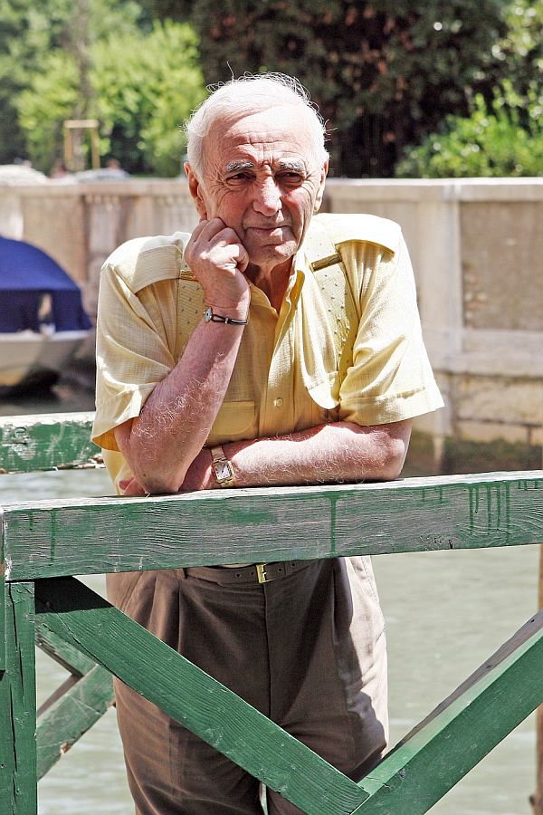 Charles Aznavour vloni v Benátkách. Charles Aznavour vloni v Benátkách.