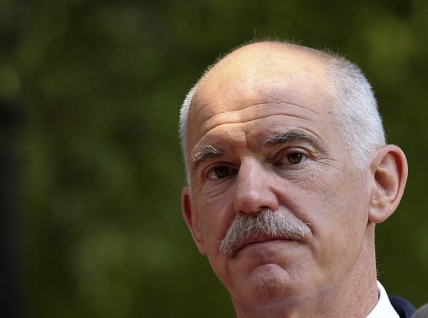 Řecká ekonomika nezadržitelně padá ke dnu. Řecká ekonomika nezadržitelně padá ke dnu.