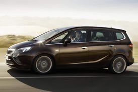 Opel Zafíra ukáže variabilitu interiéru.